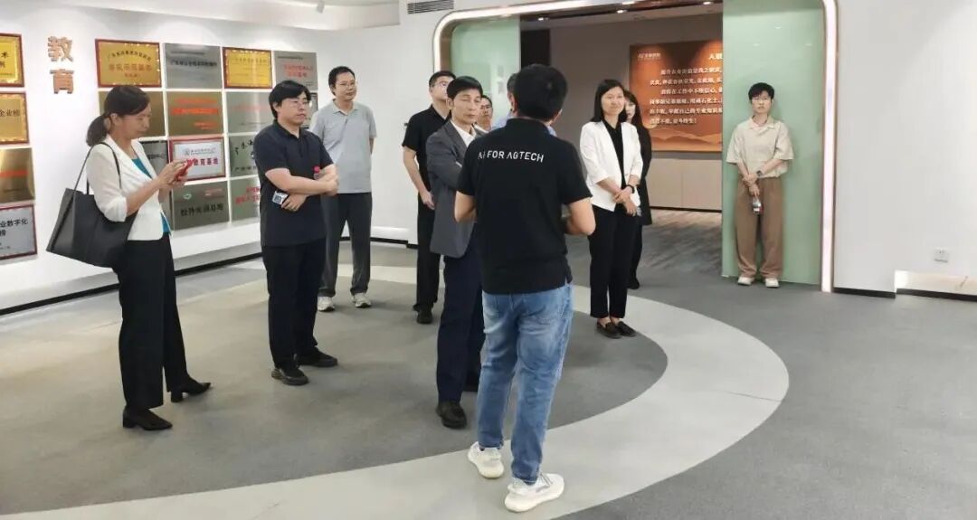 榆林大学农业与生物技术学院党委书记一行到访3499拉斯维加斯控股，共探校企结合与智慧农业新机缘